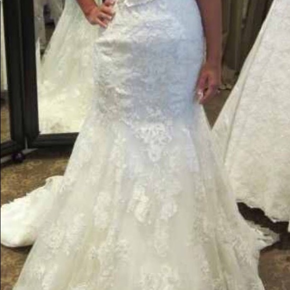 Maggie Sottero. Fit and flare Wedding dress - Picture 6 of 8